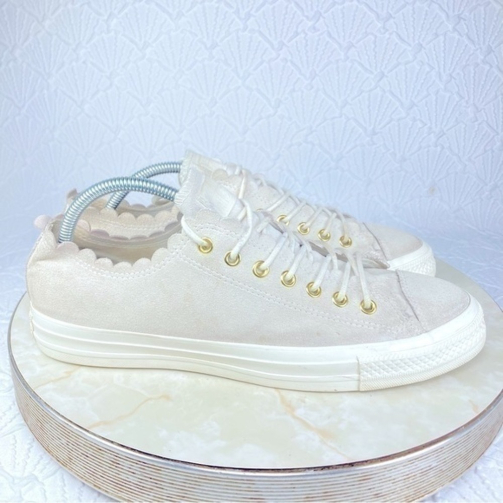 Converse Chuck Taylor All Star Taupe Frilly Thrills (size 11)